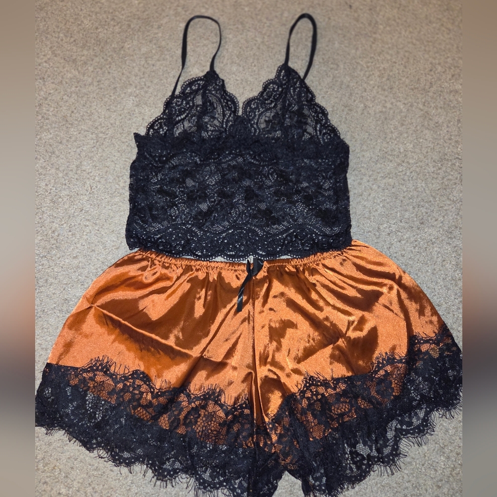 Elegant Black Lace Bralette and Bronze Satin Shorts Sleepwear PJ Set. Size 12. - Picture 5 of 7